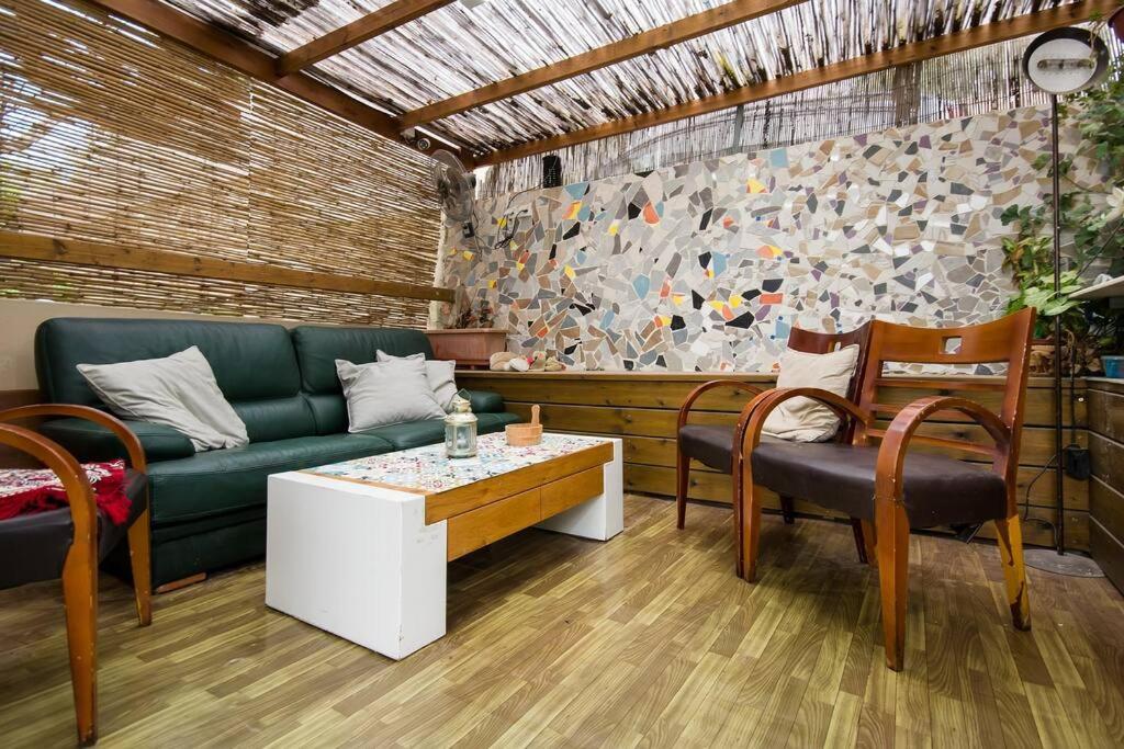 Ahuzat Shaul - Apartment Хадера Екстер'єр фото